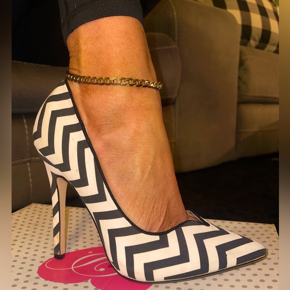 JustFab Shoes - Chevron heels never worn new in box